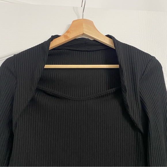 3/30$🤍 SHEIN | Black ribbed square neck longsleeve top - Picture 3 of 6